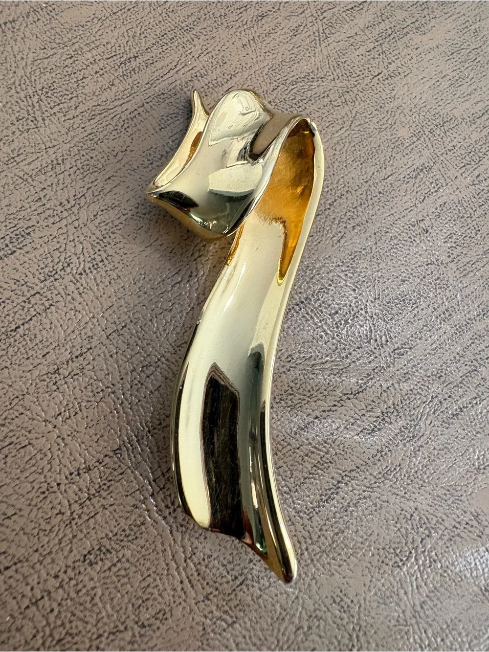 Vintage Avon Gold Tone Abstract Brooch 1970’s